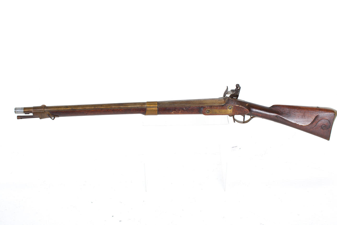 Flintlock rifle, marked NT 445, 19th century.