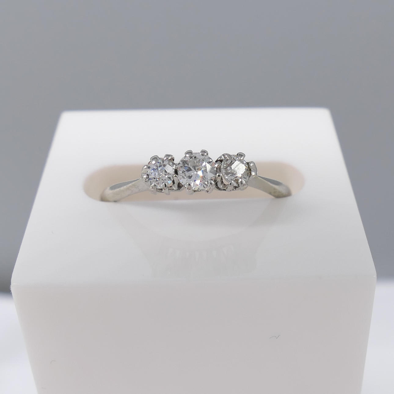 ANTIK 3-STENS DIAMANT ring.