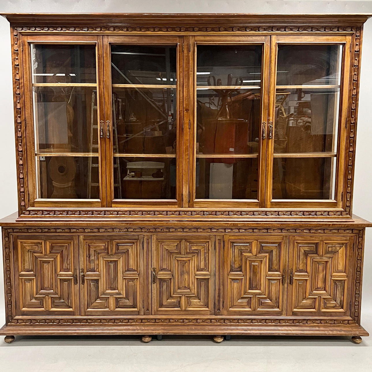 DISPLAYSKAB, bejdset træ, Spanien.