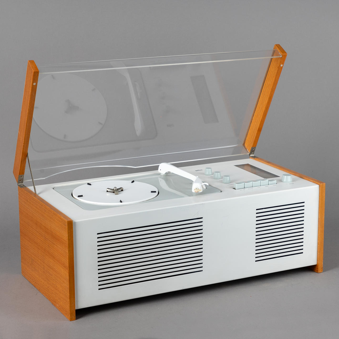 DIETER RAMS & HANS GUGELOT. Brown. Radio record player 