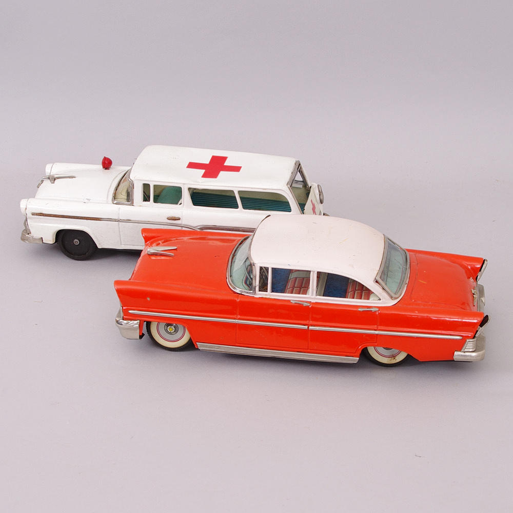 LEKSAKSBILAR, 2 stycken, 1900-talets mitt.