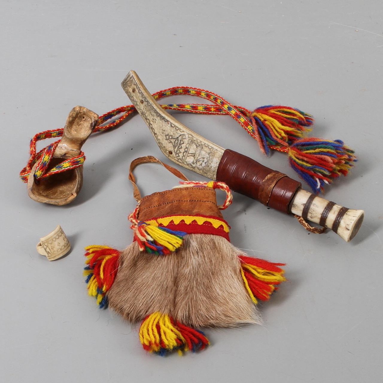 PARTI SAMEARBETEN, 4 delar, ben samt skinn, 1900-tal.