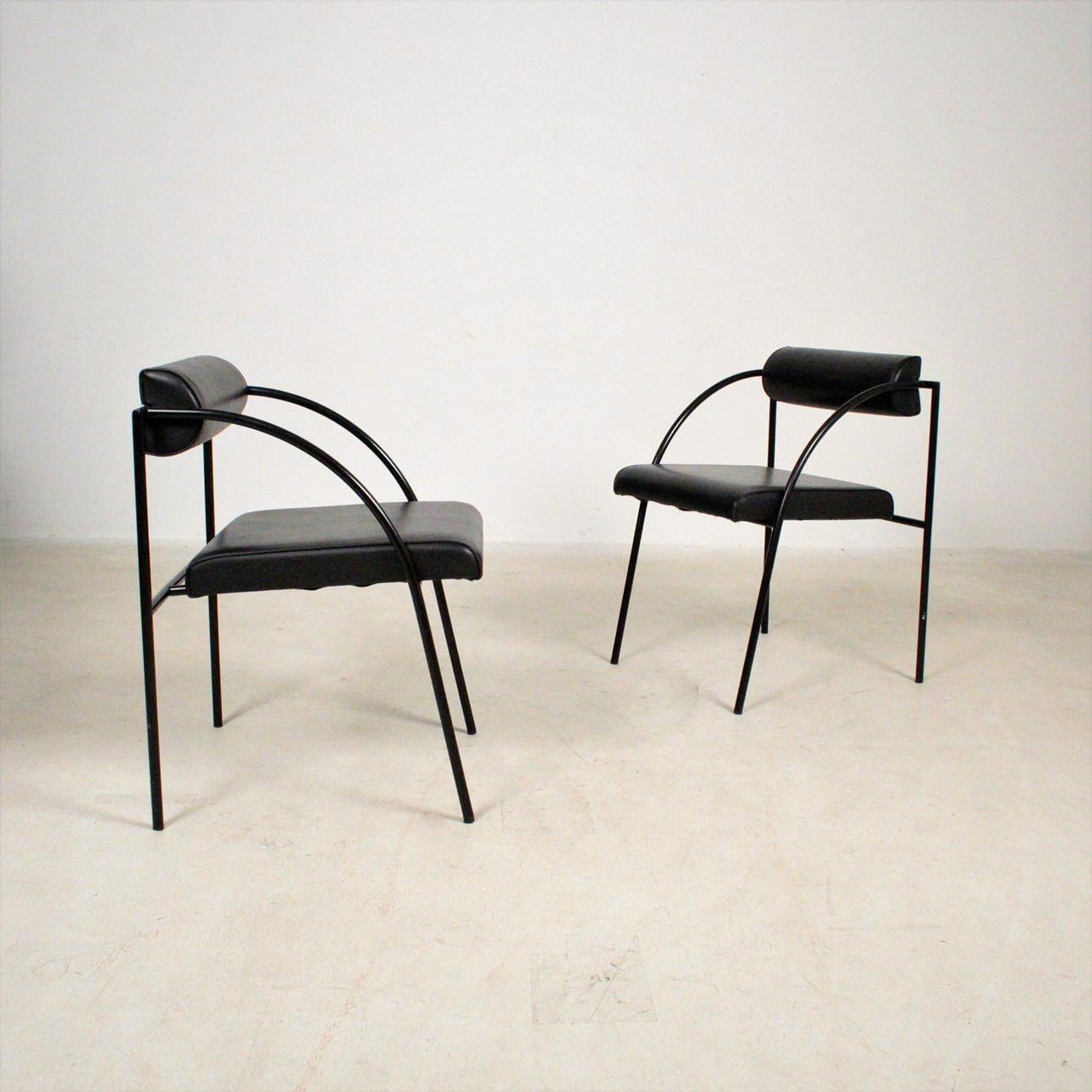 RODNEY KINSMAN. for Bieffeplast. To stole model 'Vienna'.