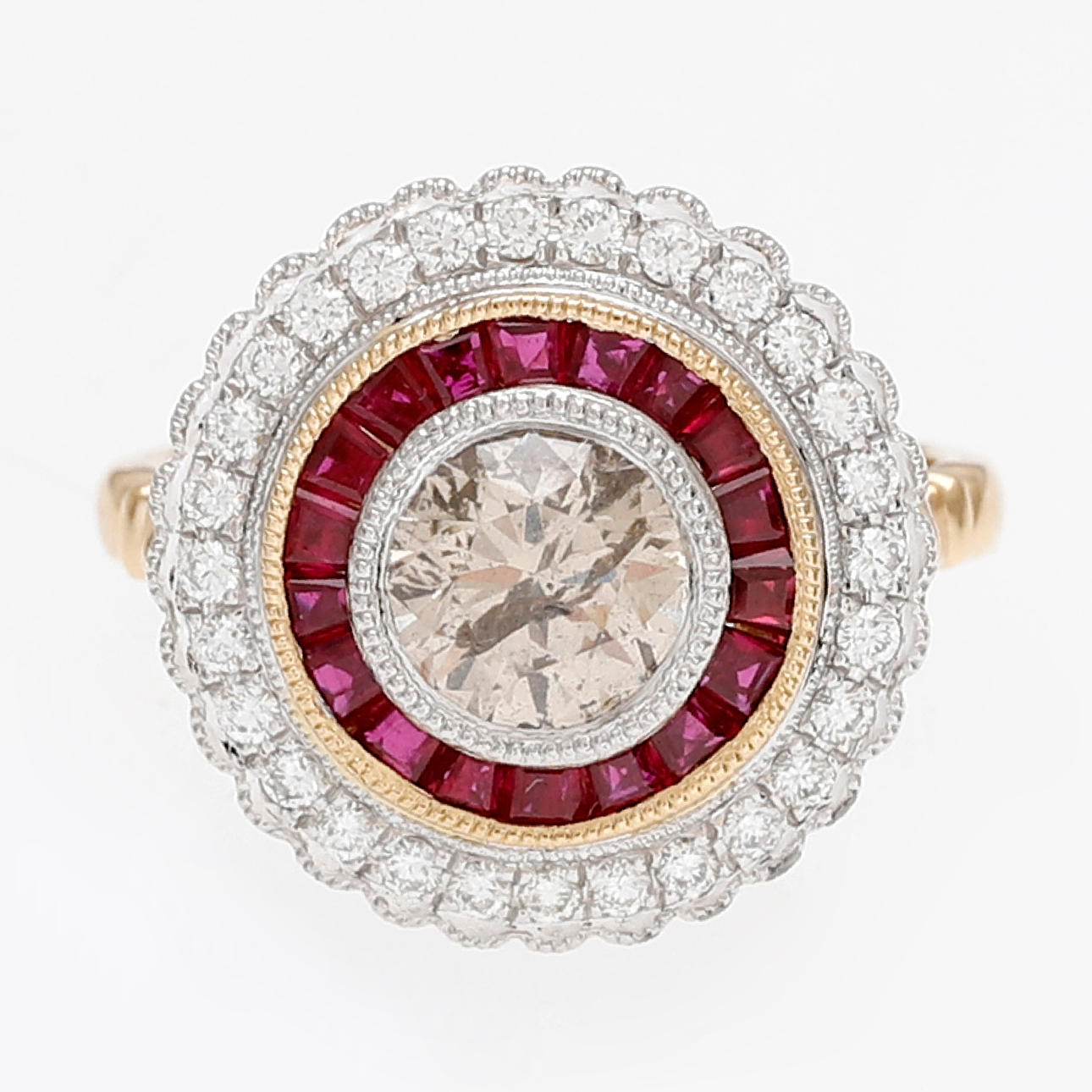 Art Deco diamant och ruby rapphöns öga ring.