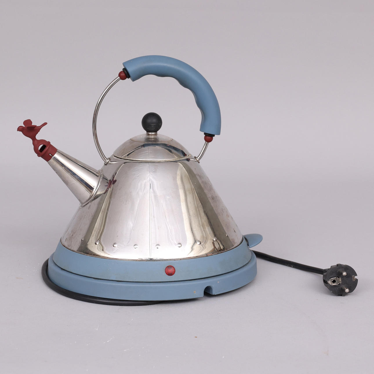MICHAEL GRAVES. Kettle, Alessi, Italy.