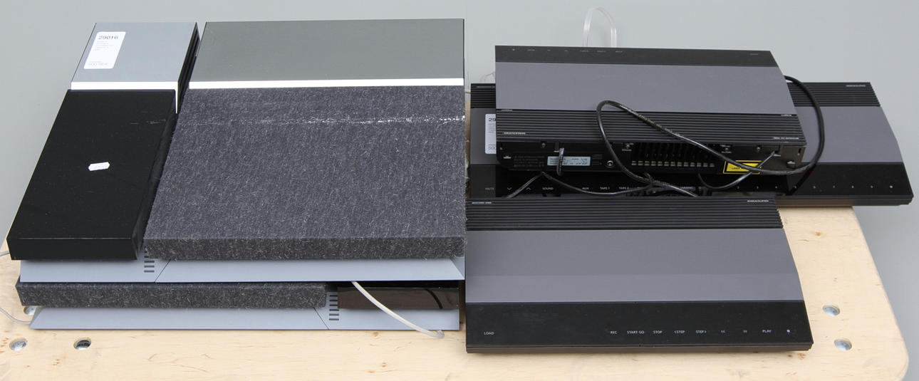 BANG & OLUFSEN, stereodelar och högtalare, 5 delar.