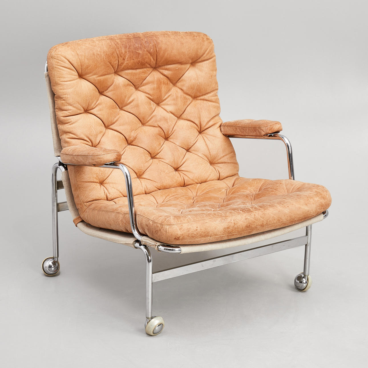 BRUNO MATHSSON. 'Karin', fåtölj, Dux. Etikettmärkt.