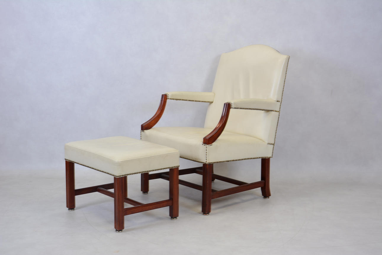 FÅTÖLJ MED FOTPALL, Bröderna Andersson, 1900-talets andra hälft.