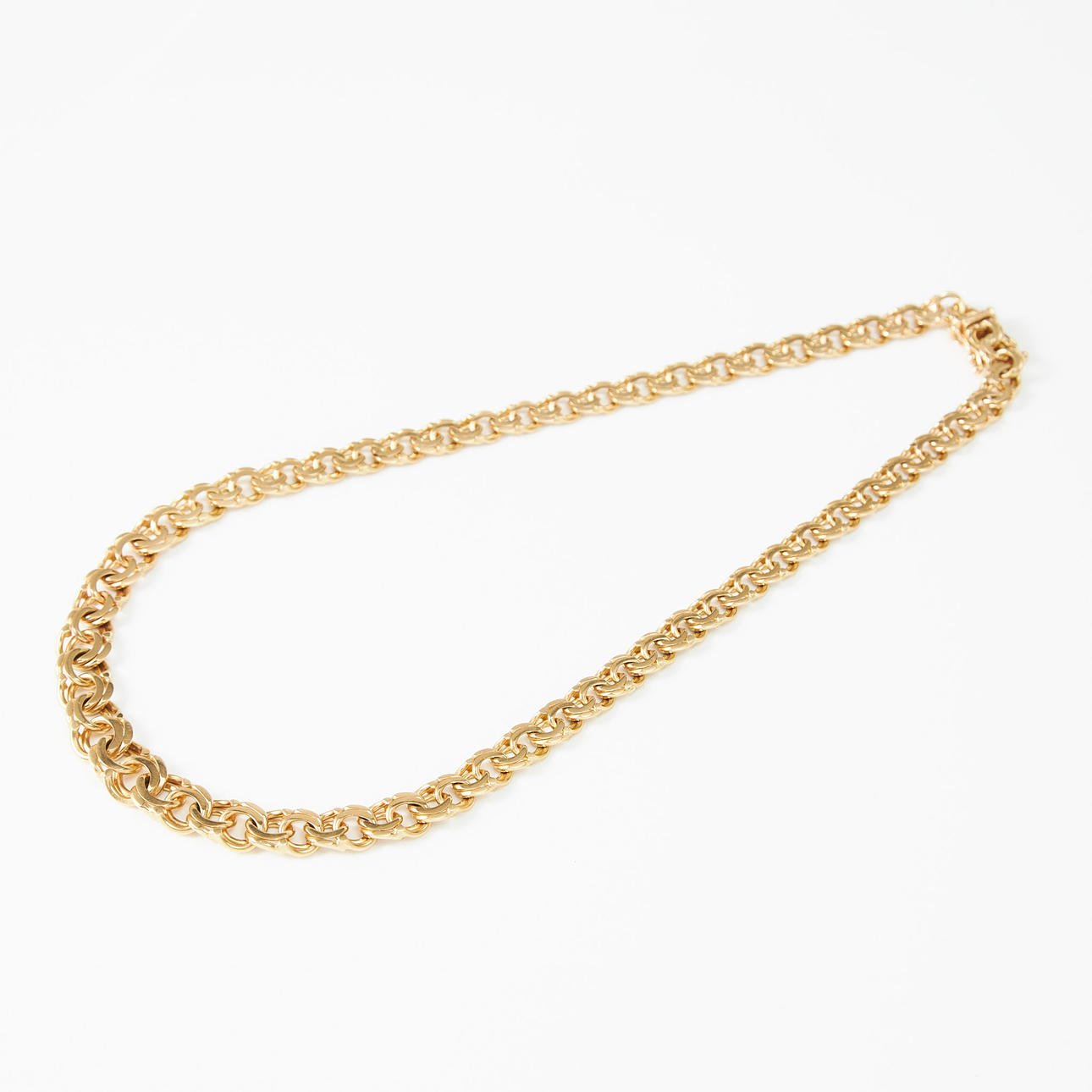 COLLIER, oro 18k, dosificado Bismarck.