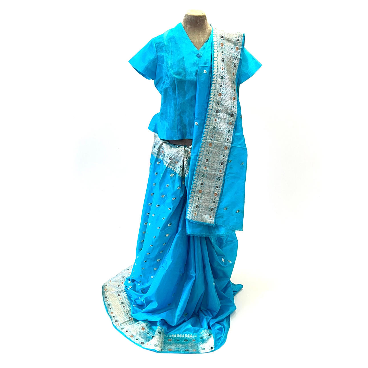 VINTAGE LJUSBLÅ INDISKA SARI SET.