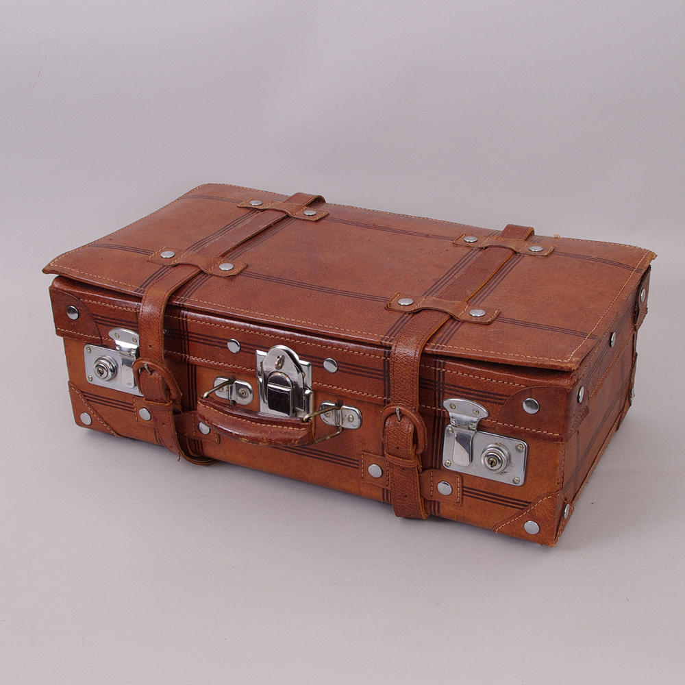 RESVÄSKA, brunt skinn, Golden leaf.