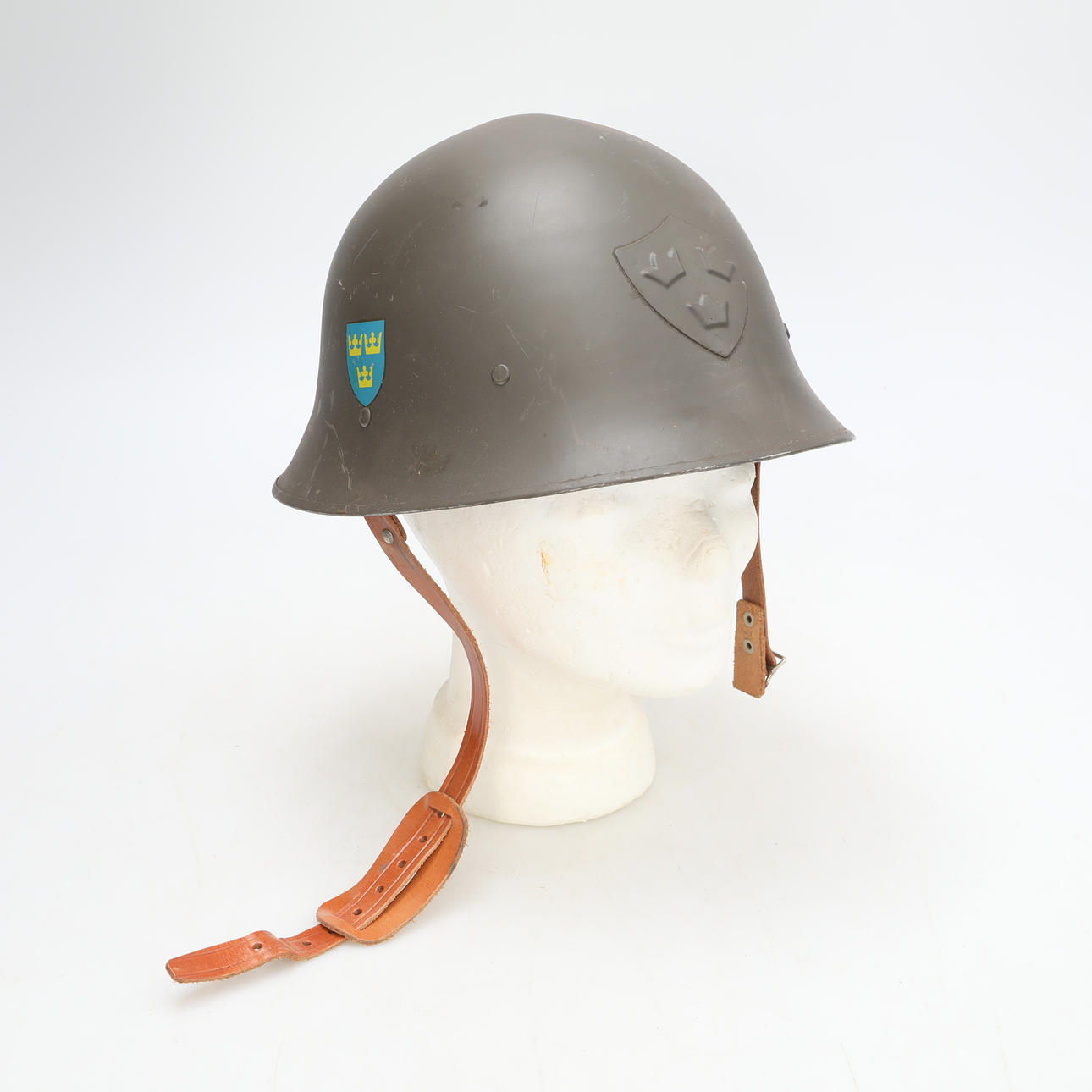 SWEDISH ARMY HELMET w/21.