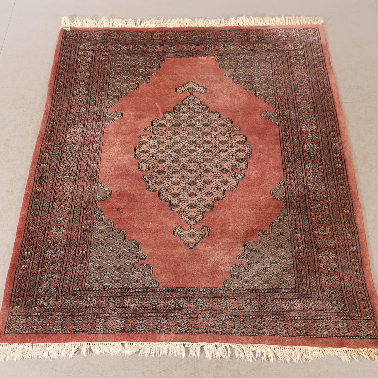 TEPPICH, orientalisch, 184 x 144 cm.