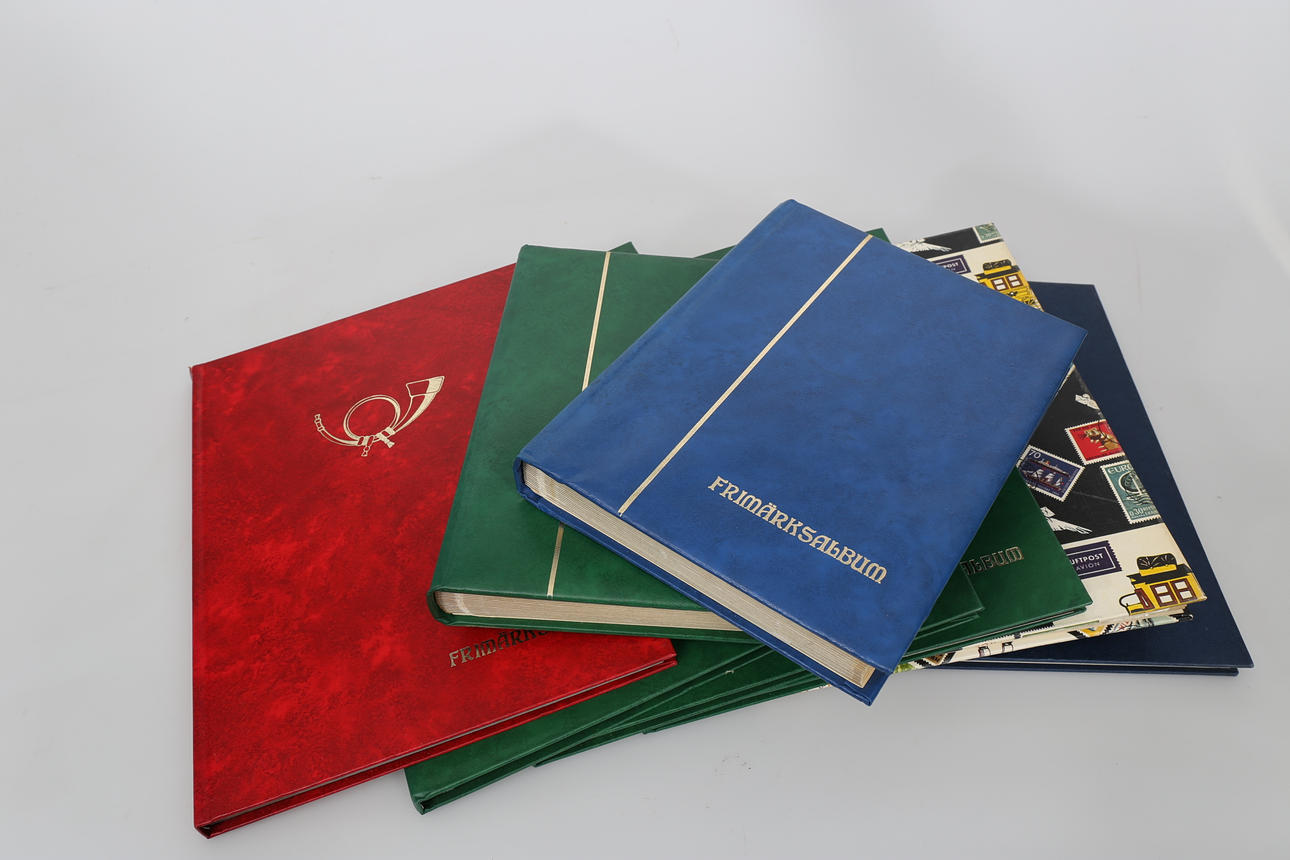 FRIMÄRKE, 8 album, olika länder, ej Sverige, 1900-tal.