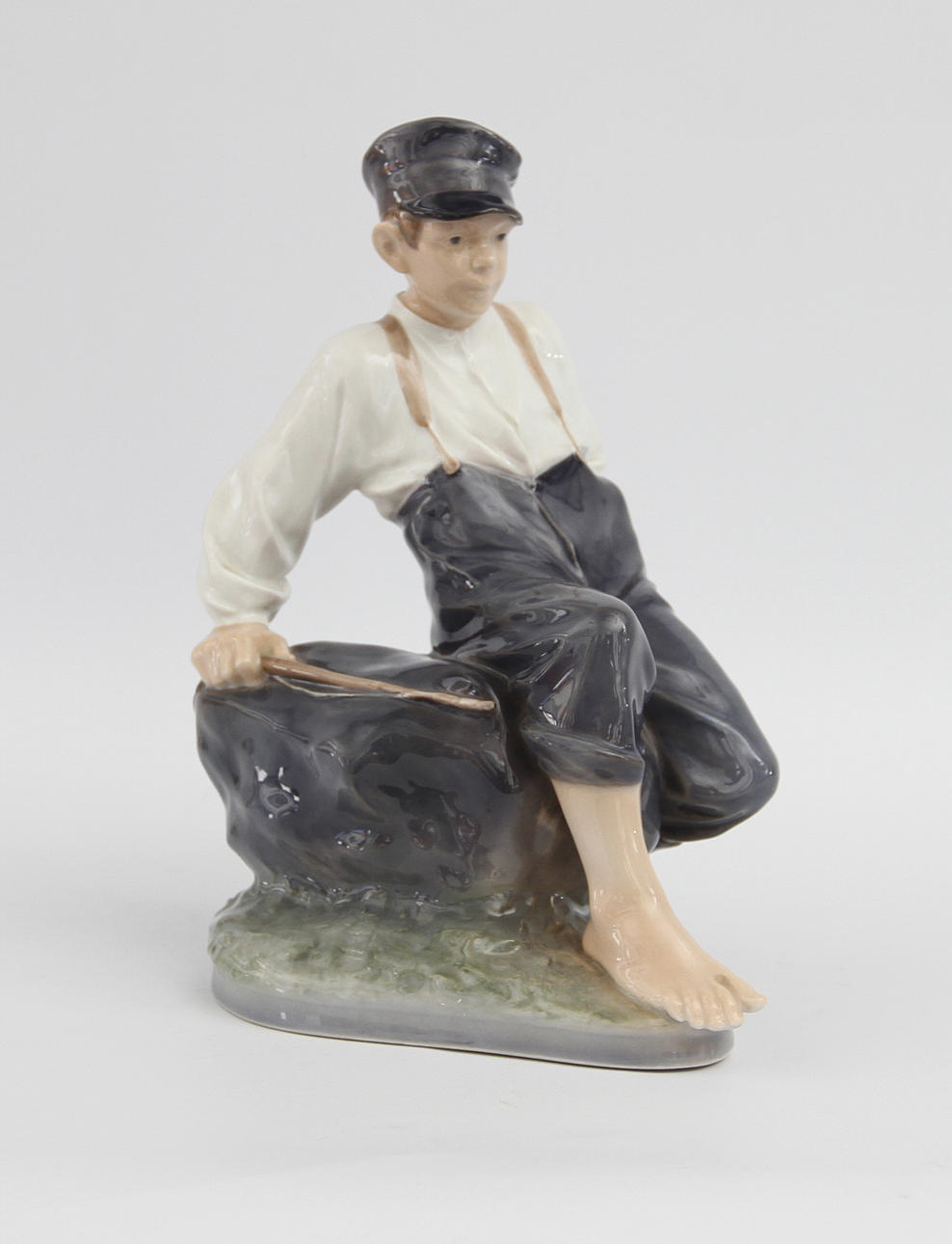 PORSLINSFIGUR. Pojke med käpp, Royal Copenhagen.