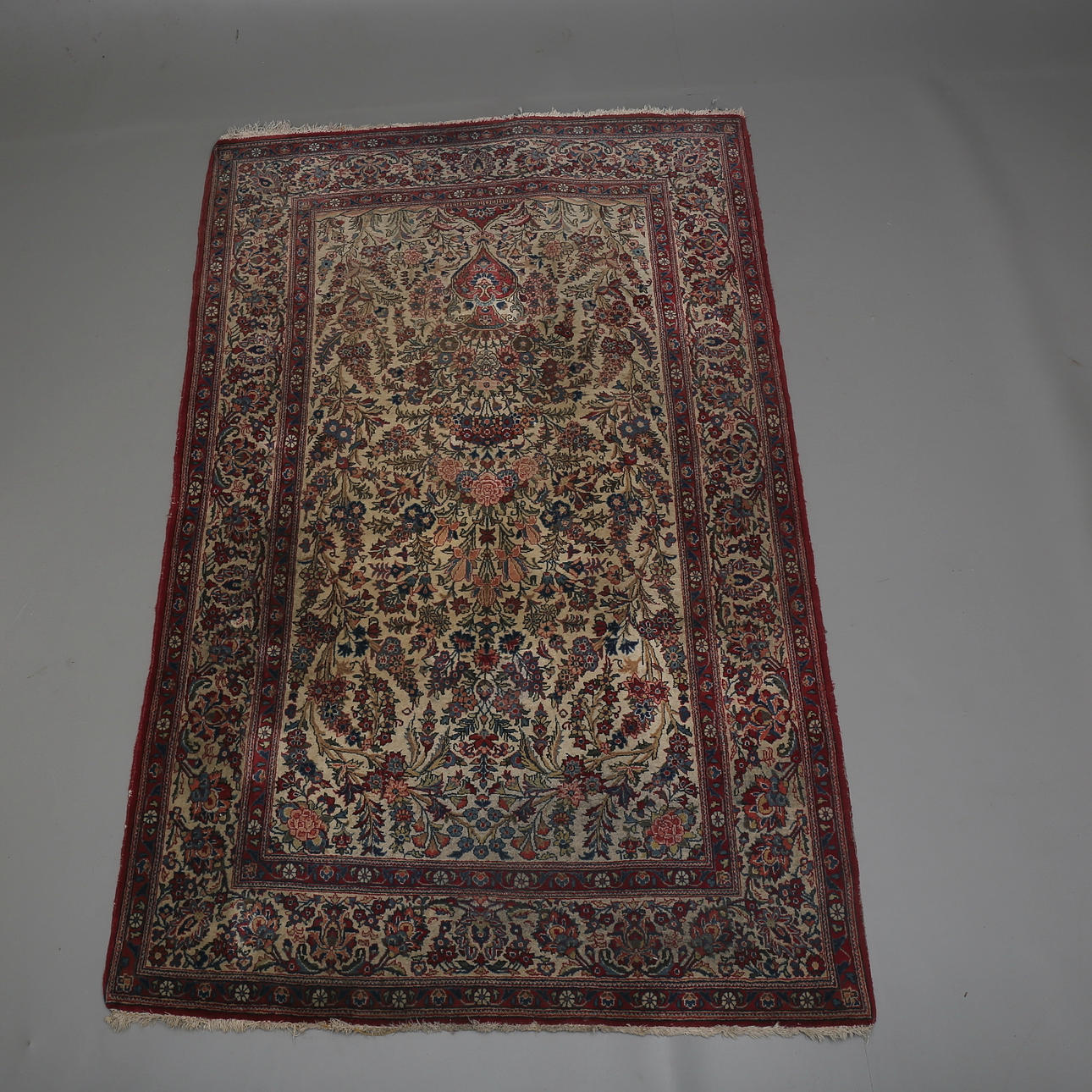 MATTA, persisk, figural, 211x135 cm.