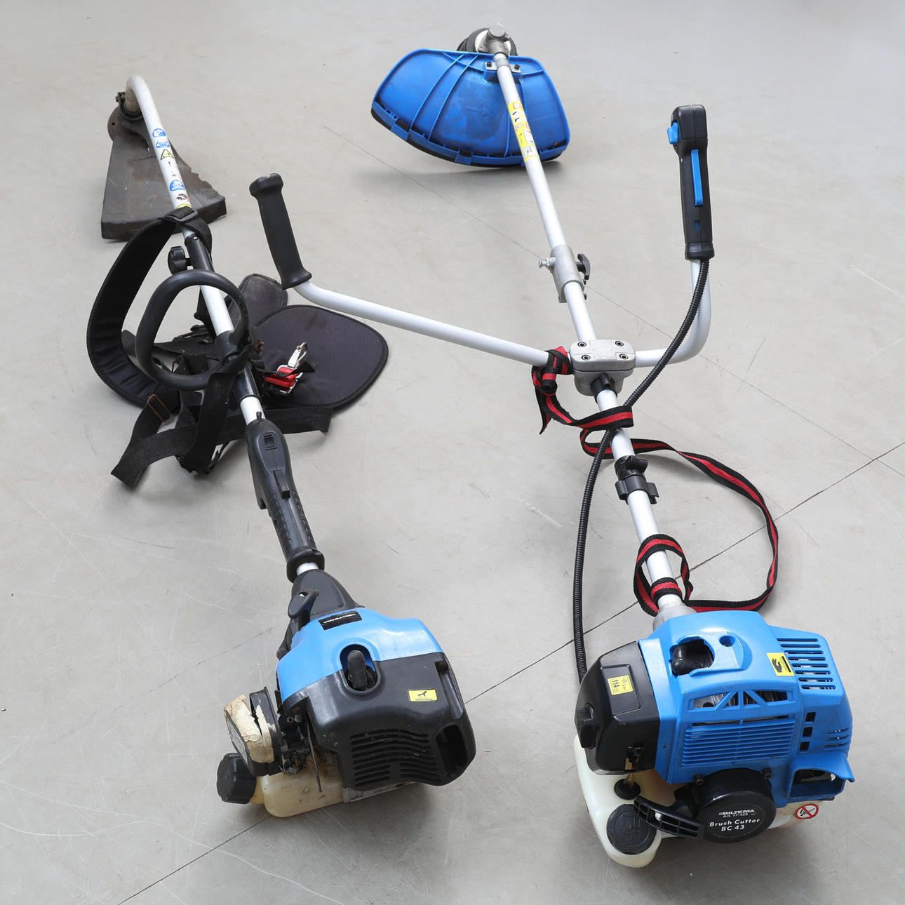 RÖJSÅG,SAMT TRIMMER, BILTEMA samtida.