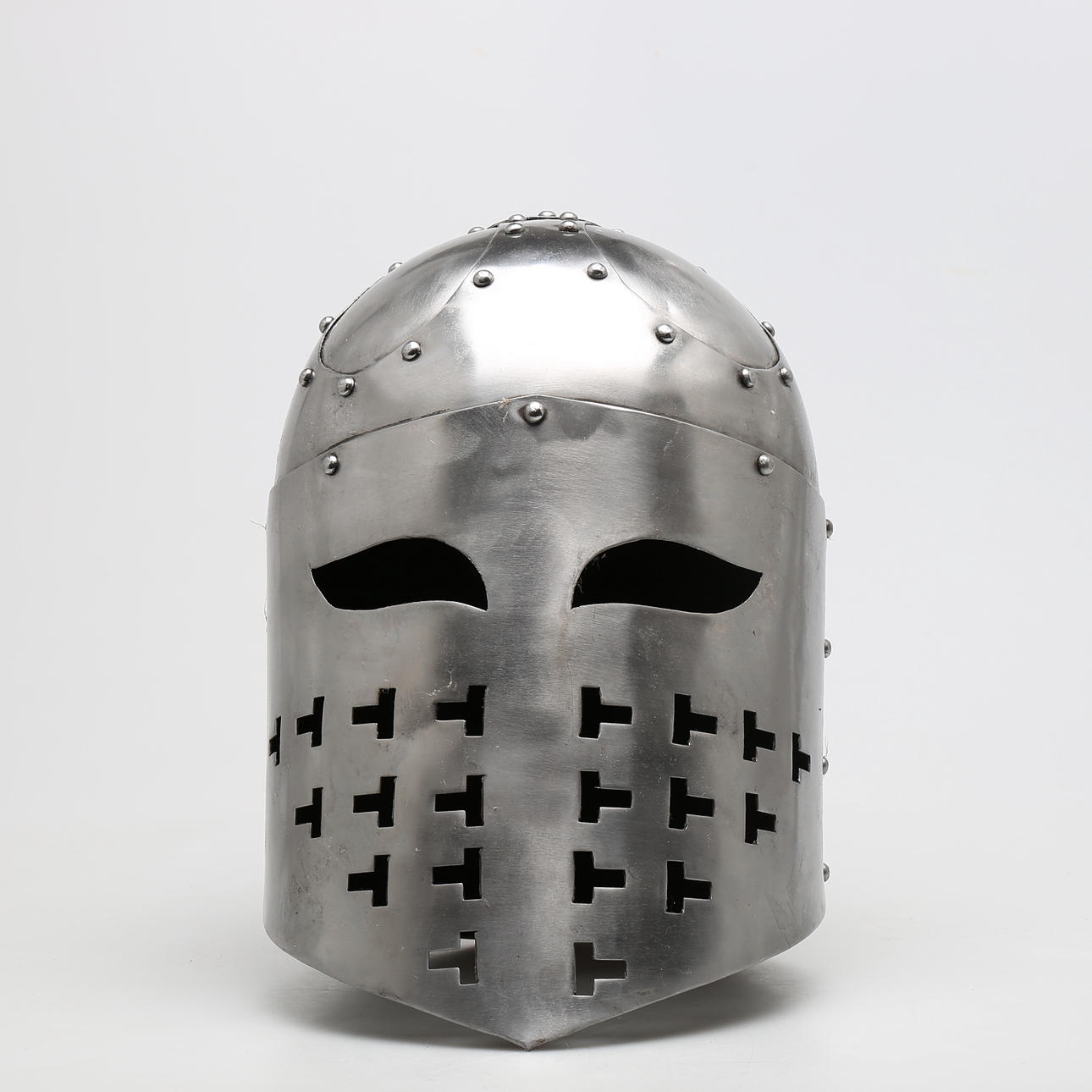 RIDDARHJÄLM i metall, replika.