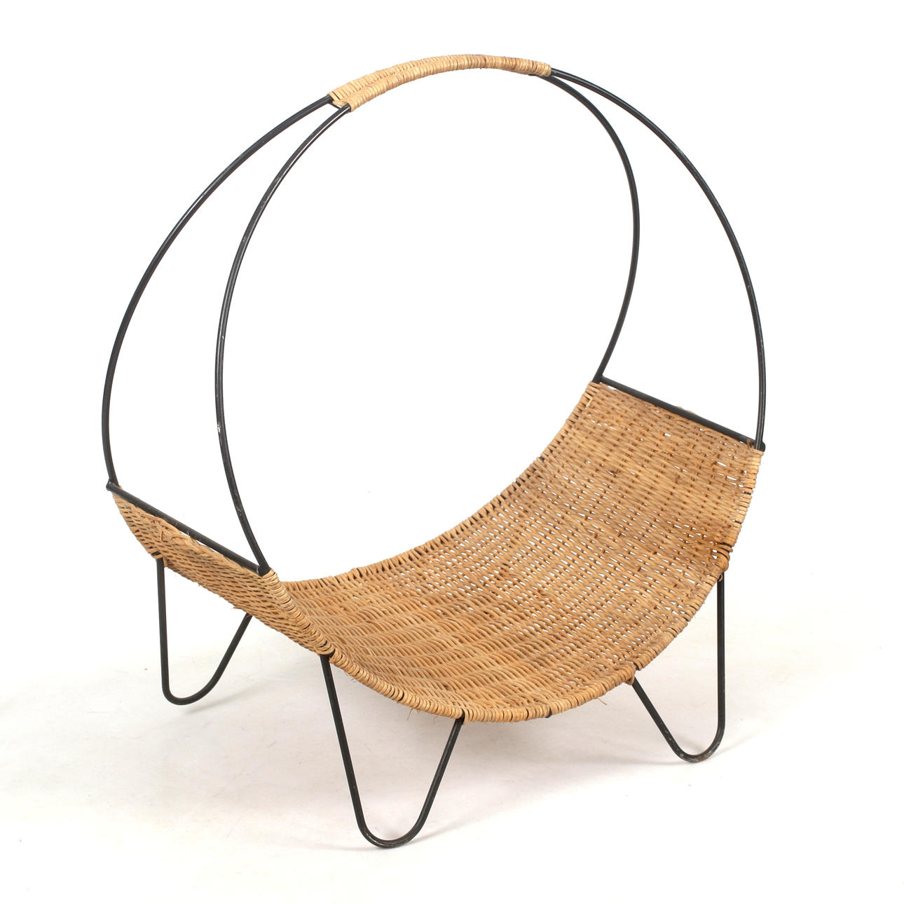 ZEITUNGSSTÄNDER/HOLZKORB, Korb, String-Modell, 1950er Jahre.