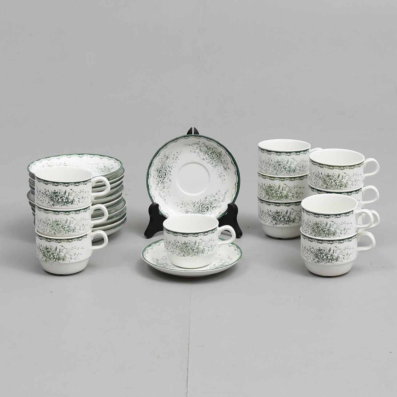 KAFFEKOPPAR med FAT, 24 delar, "Grön Anna", Rörstrand.