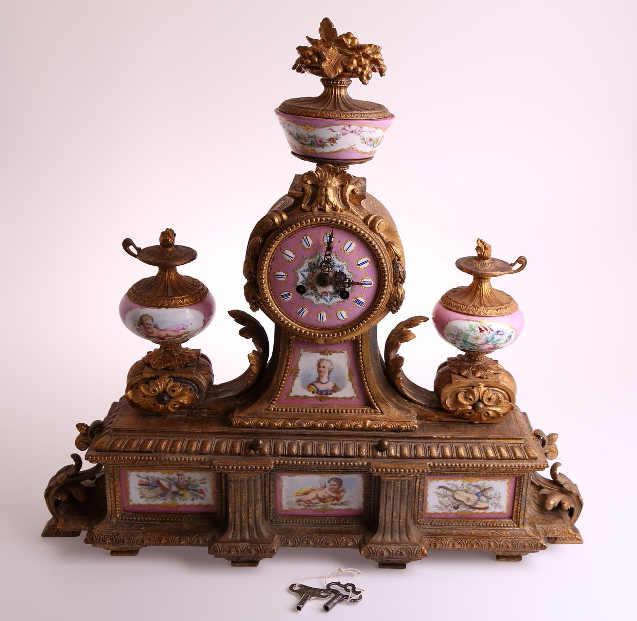 BORDSPENDYL, Japy Freres - Frankrike, 1800-talets andra hälft.