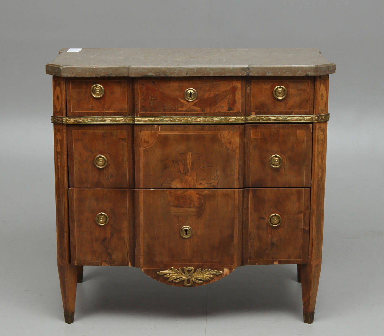 BYRÅ, med stenskiva, gustaviansk, 1700-tal.