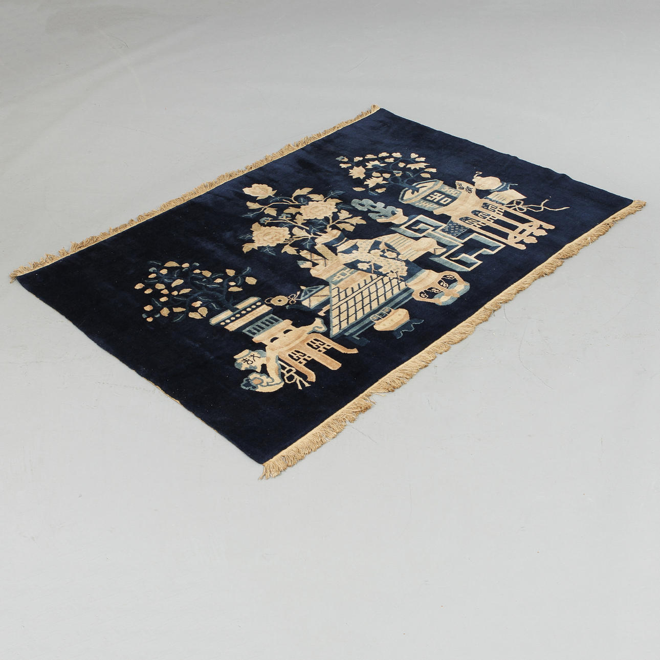 KINAMATTA, semiantik, 120 x 180 cm.