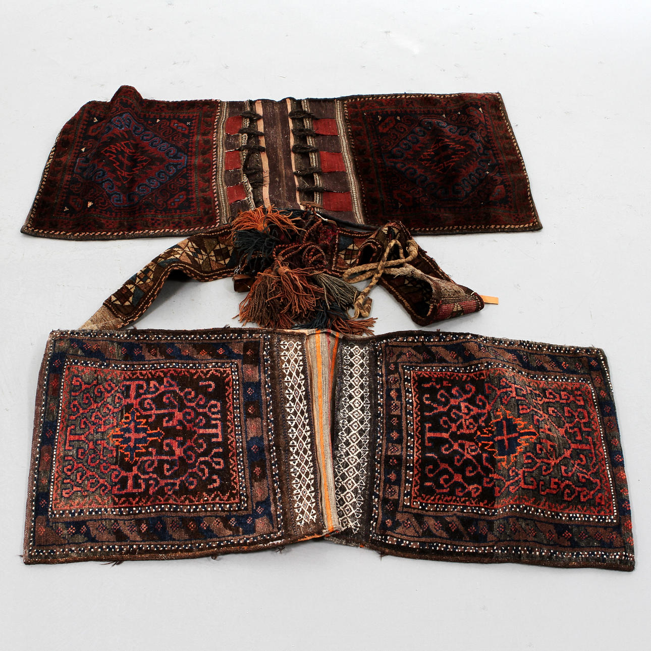 KAMELVÄSKOR och KAMELBAND, 3 delar.