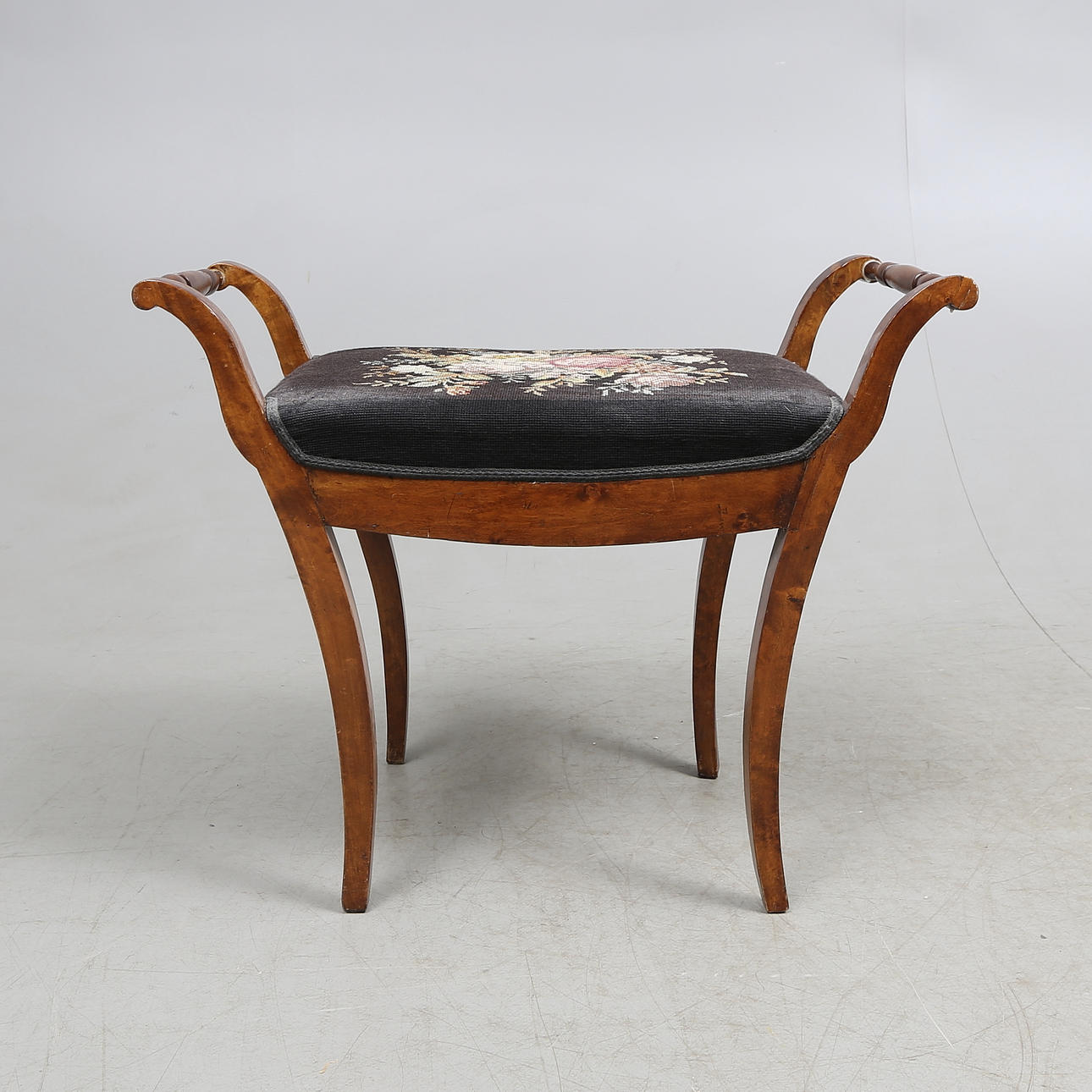 TABURETT, Karl Johan-stil, omkring 1900.