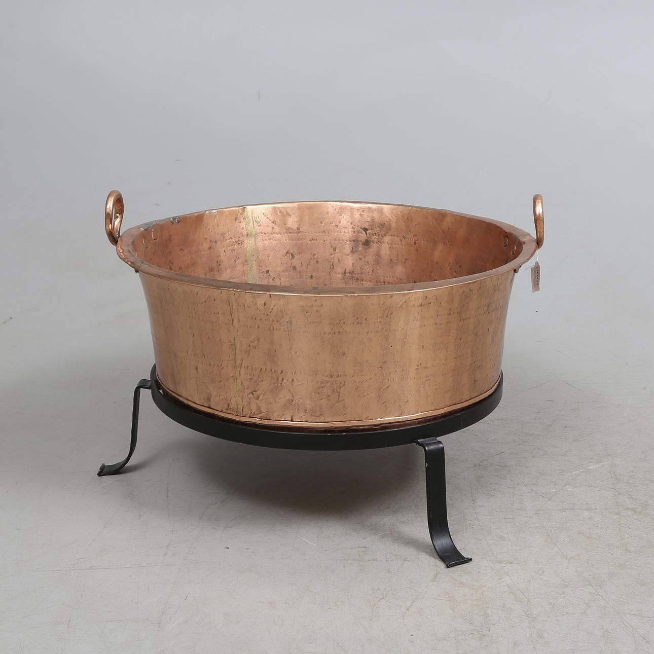 BASE på gjutjärnställning, koppar, 1800-tal.