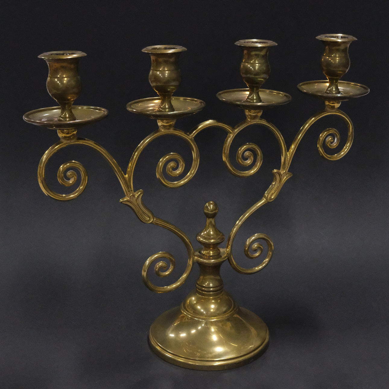 LJUSSTAKE, SKULTUNA 1607, U10, MÄSSING.