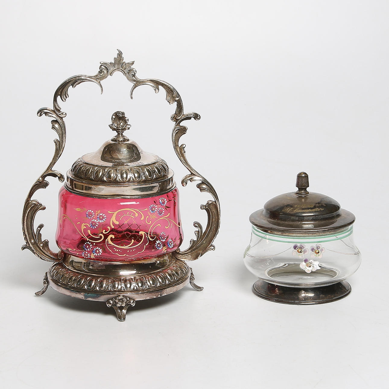 BONBONJÄRER, 2 st, 1900-talets första hälft.