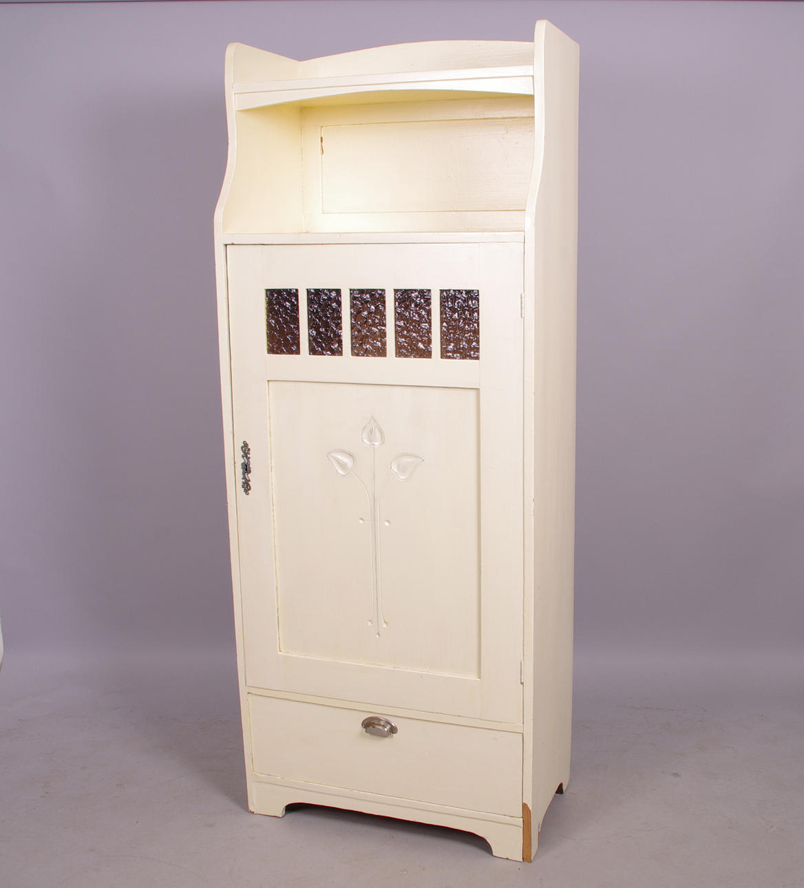 SKÅP, vitmålat, jugend.