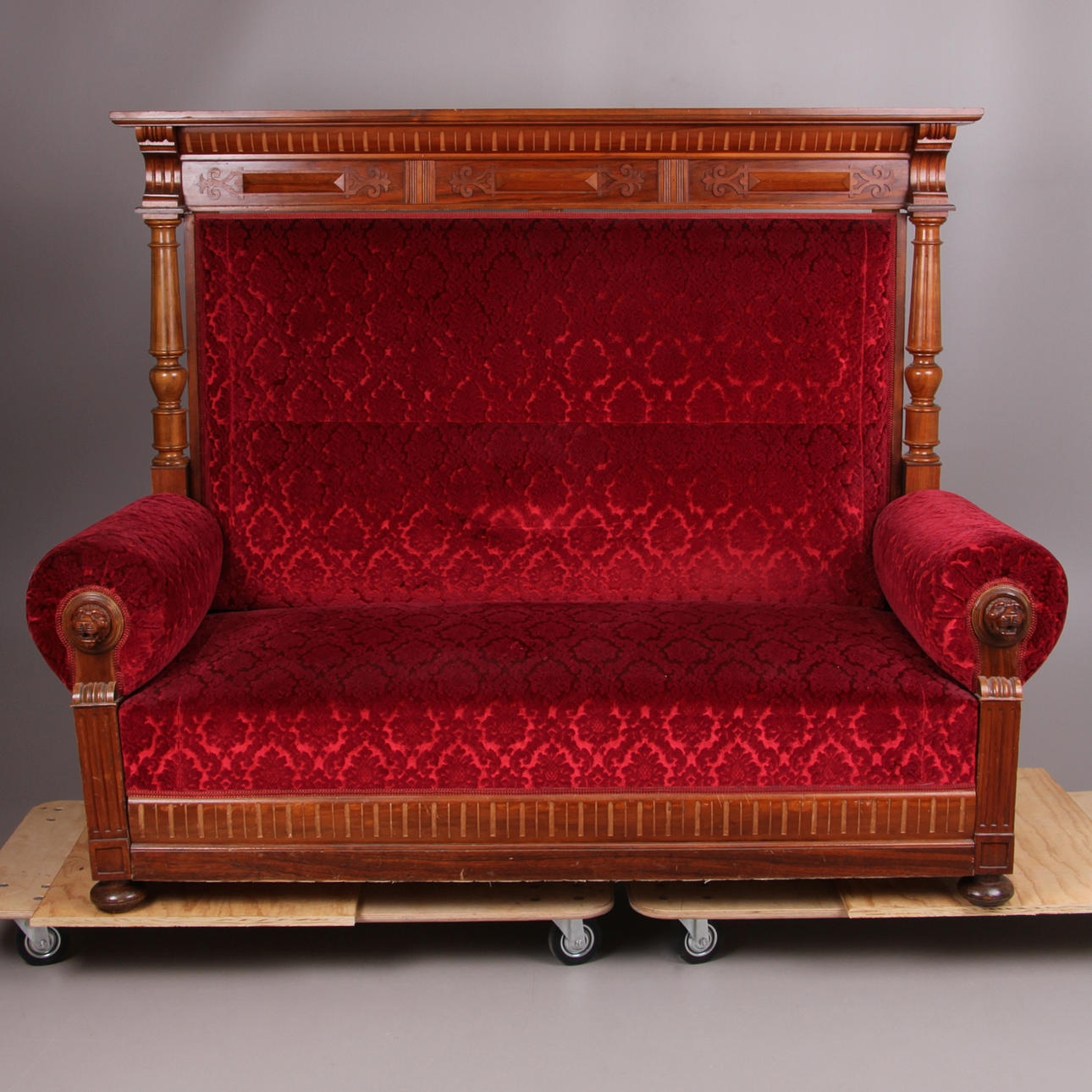 SOFFA, nyrenässans, omkring sekelskiftet 1900.