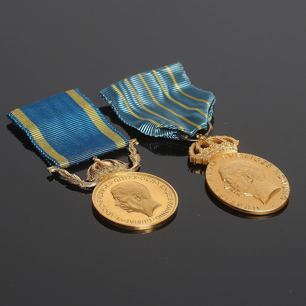 MEDALJER, 23k guld och silver, "För nit och redlighet i rikets tjänst". 1967. Bruttovikt ca 17 gram.