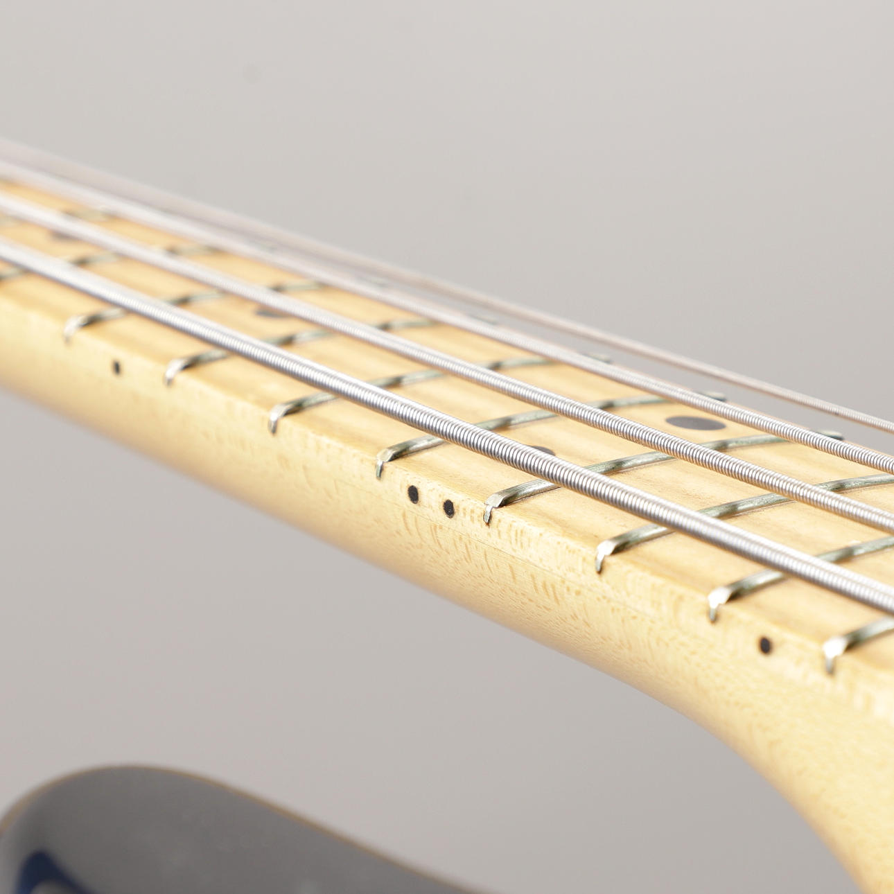 BAS, mini P-bass, Maya, Japan, 1990. Collectables - Musical