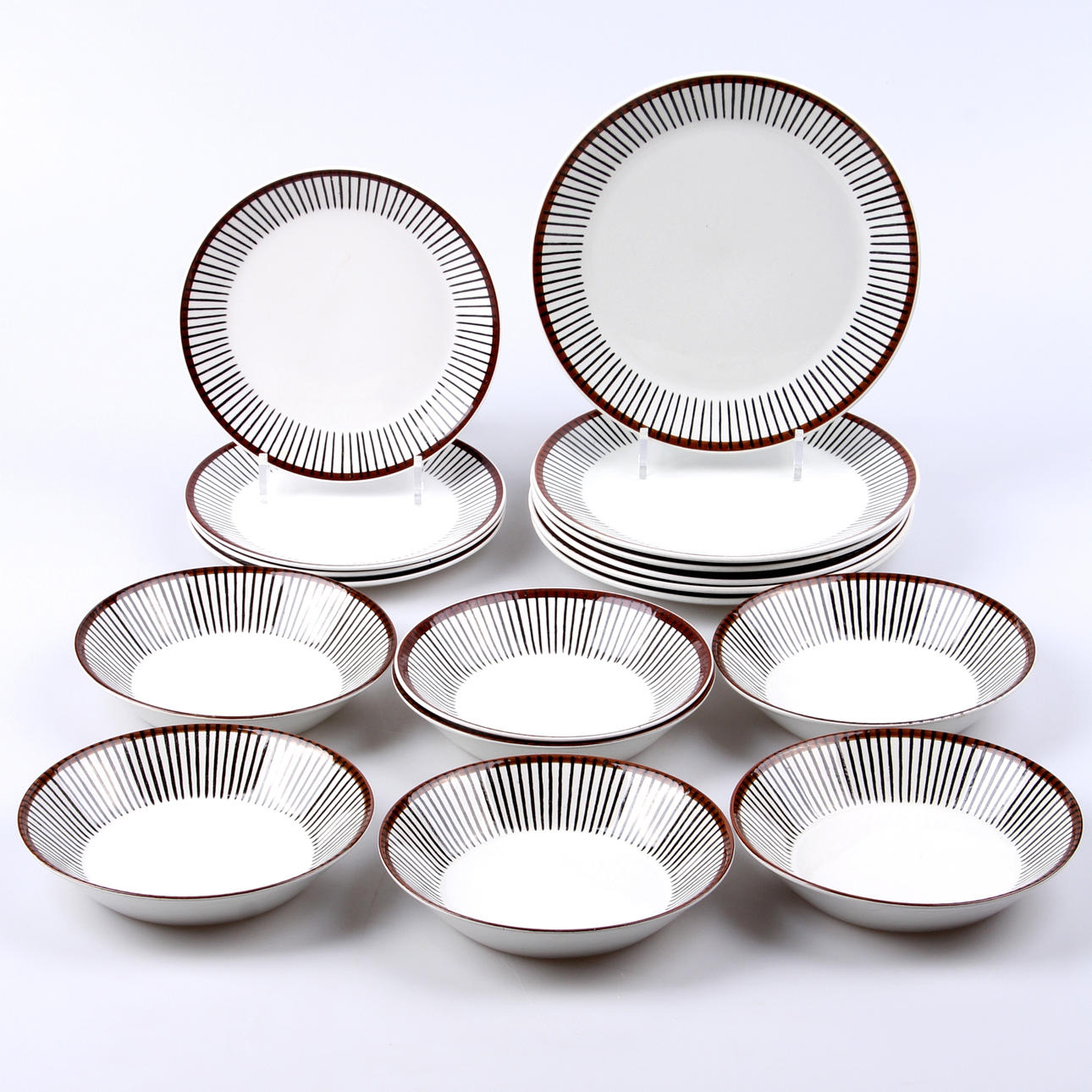 TALLRIKAR, 17 st. Porslin, "Spisa Ribb", Stig Lindberg, Gustavsberg.