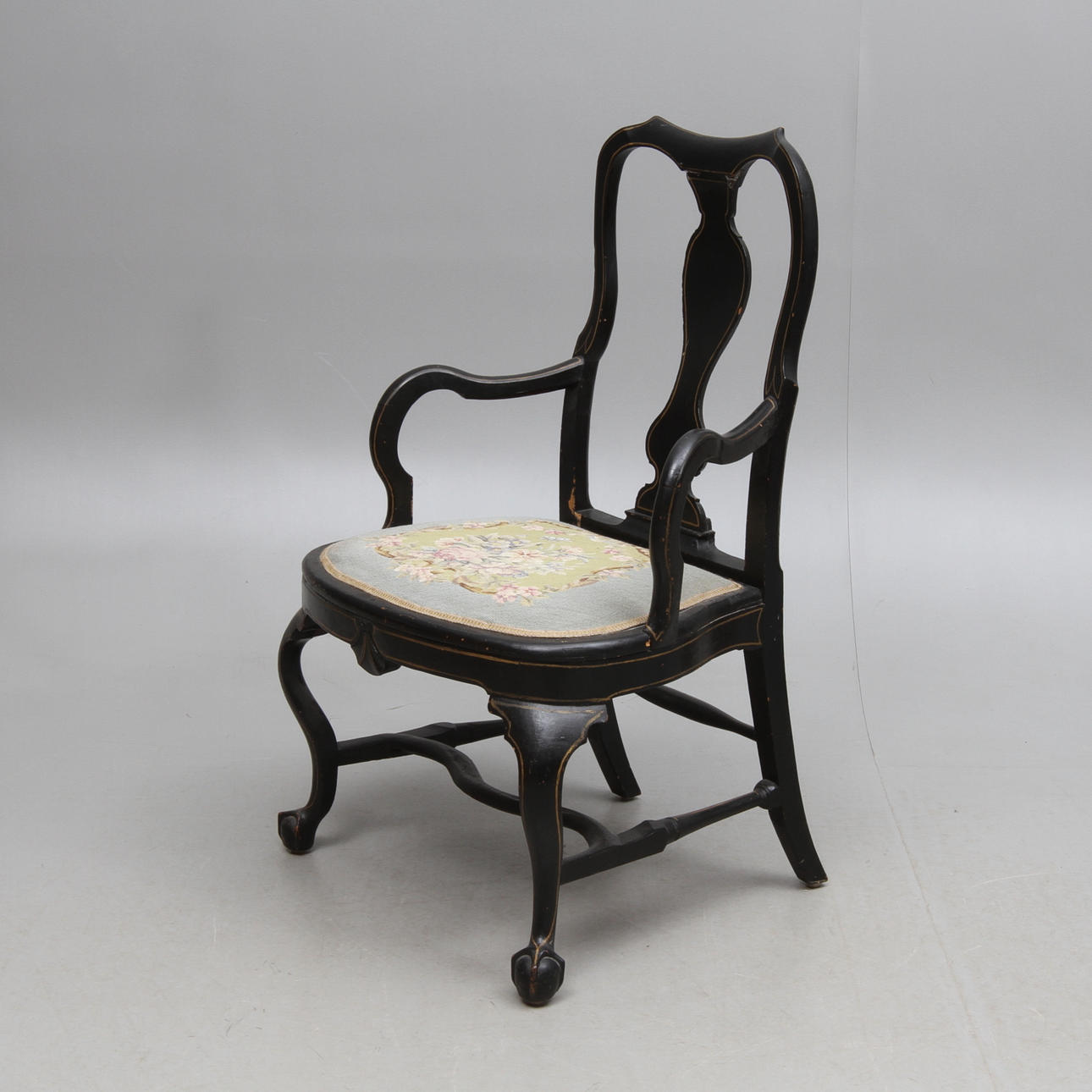 KARMSTOL, rokoko, benavslut i ball and claw.