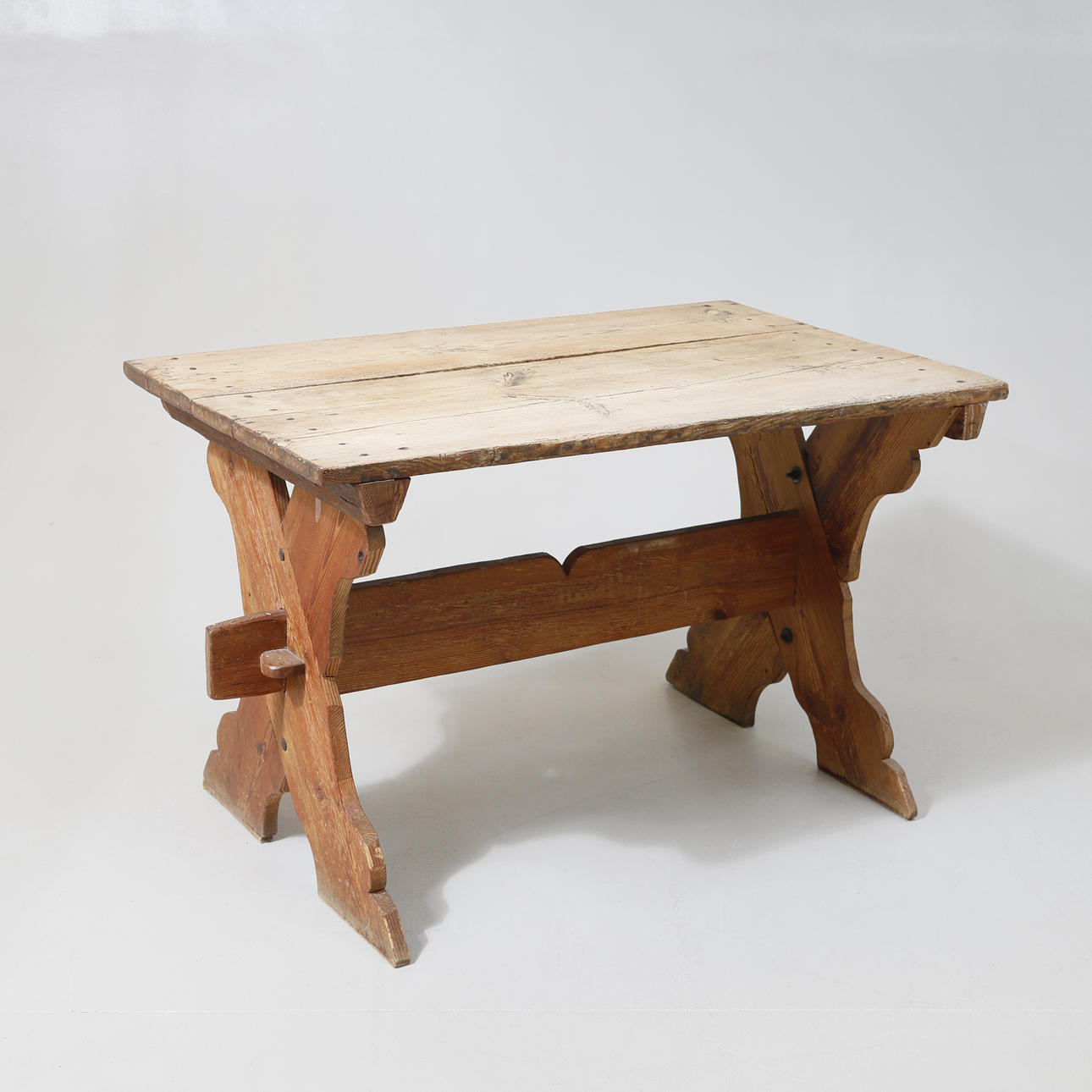 MESA, estilo barroco. siglo 20.