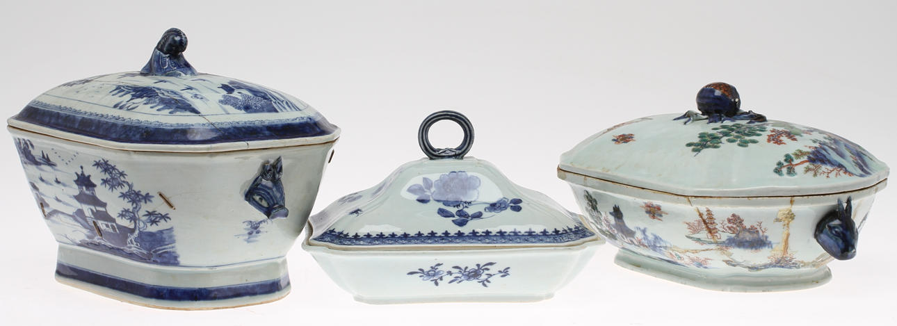 TERRINER med lock, 3 st, kompaniporslin, 17/1800-tal.