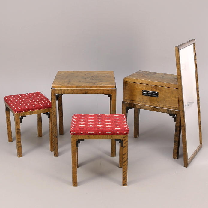 HALLMÖBEL 5 delar, mörkbetsad björk 1920-/30-tal.