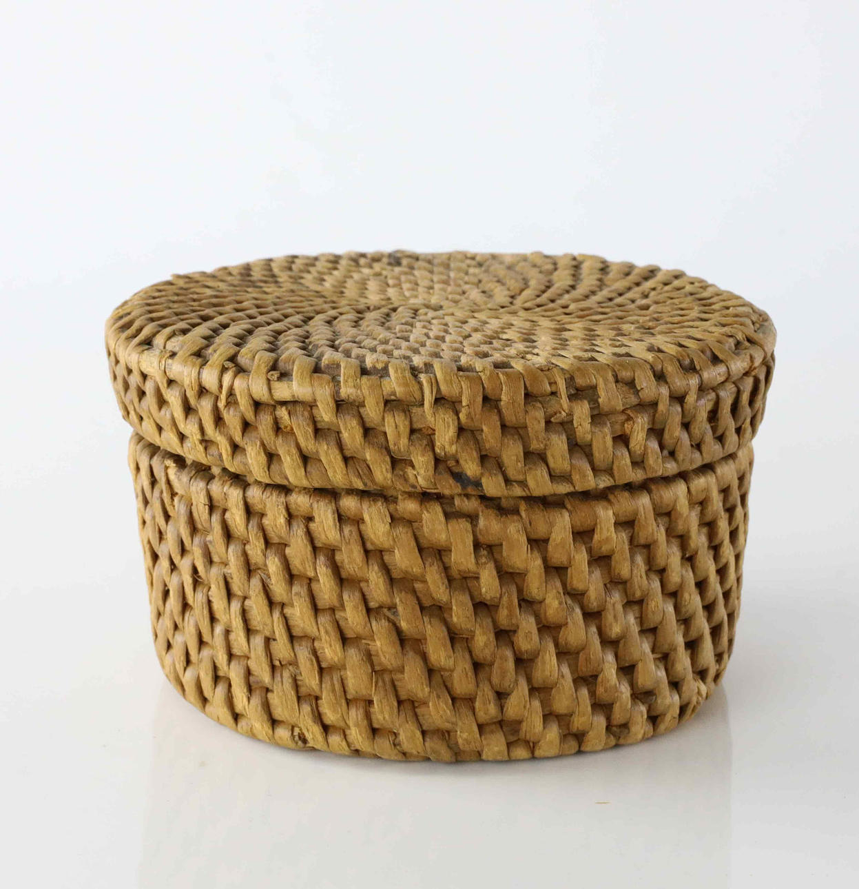 ROTKORG med lock, 18/1900-tal.