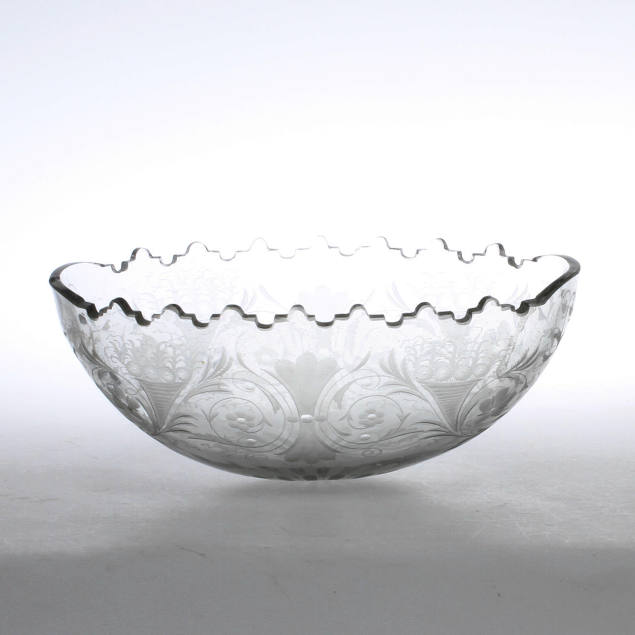 GLASSKÅL TILL BORDSUPPSATS, slipad dekor, 1800-talets slut.