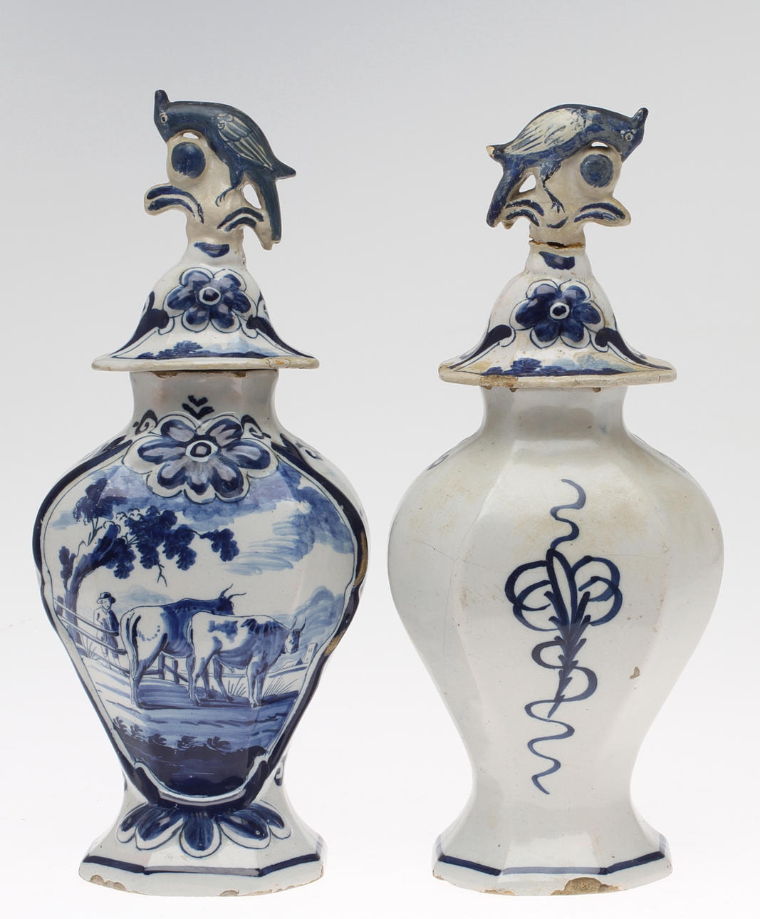 URNOR med lock, 2st, fajans, 1700-tal.