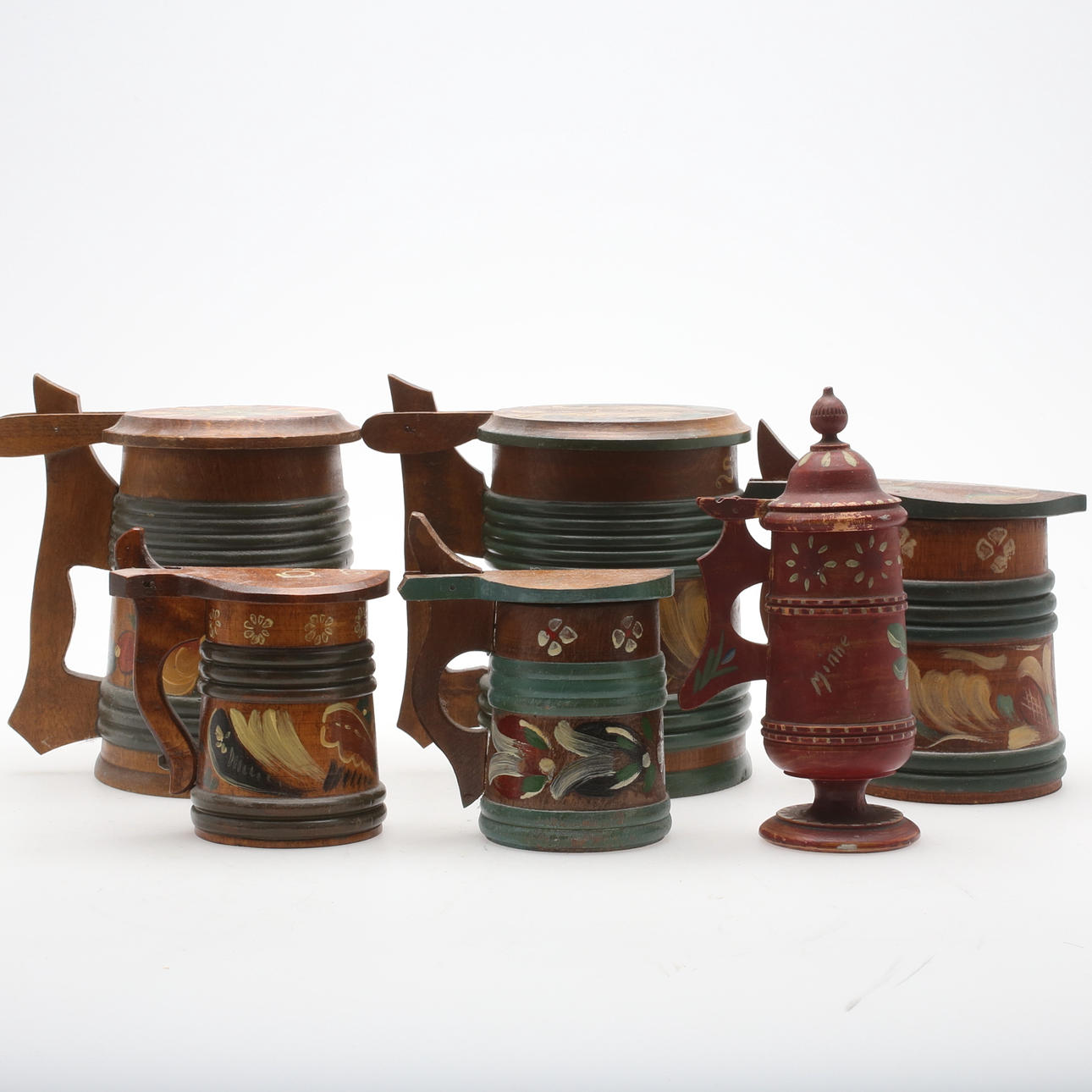 DIVERSE TRÄFÖREMÅL, allmoge, ca 13 delar, 18/1900-tal.