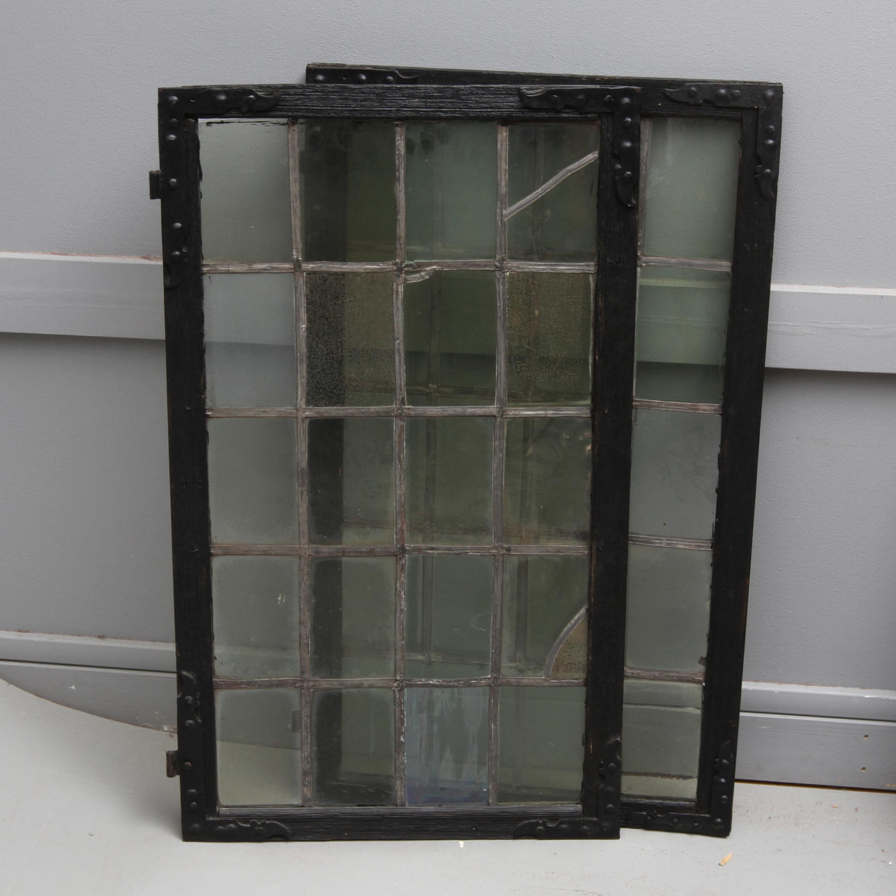 FÖNSTER, 1 par, med blyinfattat glas, 1700-tal.