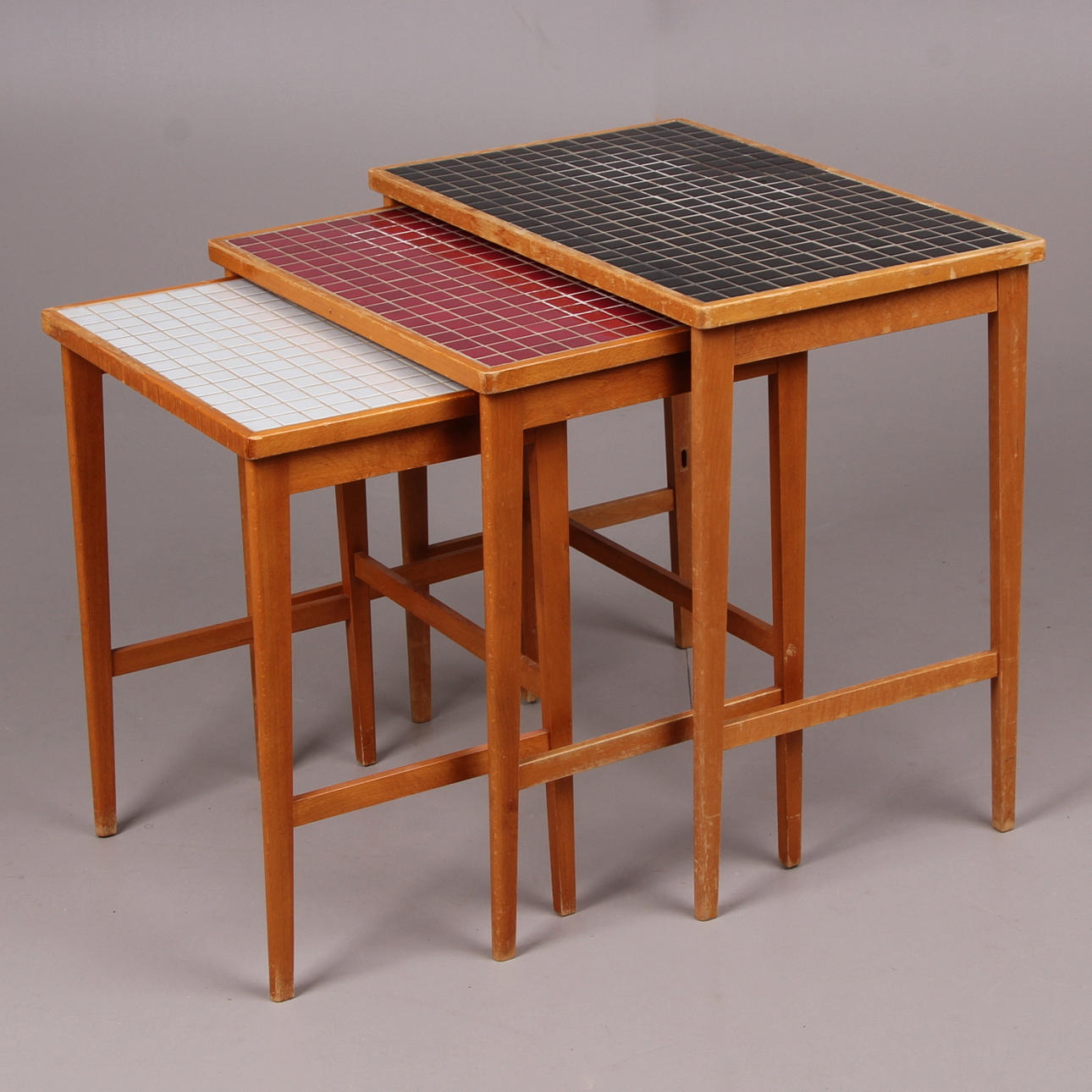 SATSBORD, 3 delar, AB Tidaholms Möbelfabrik, Tidaholm, 1900-talets mitt.