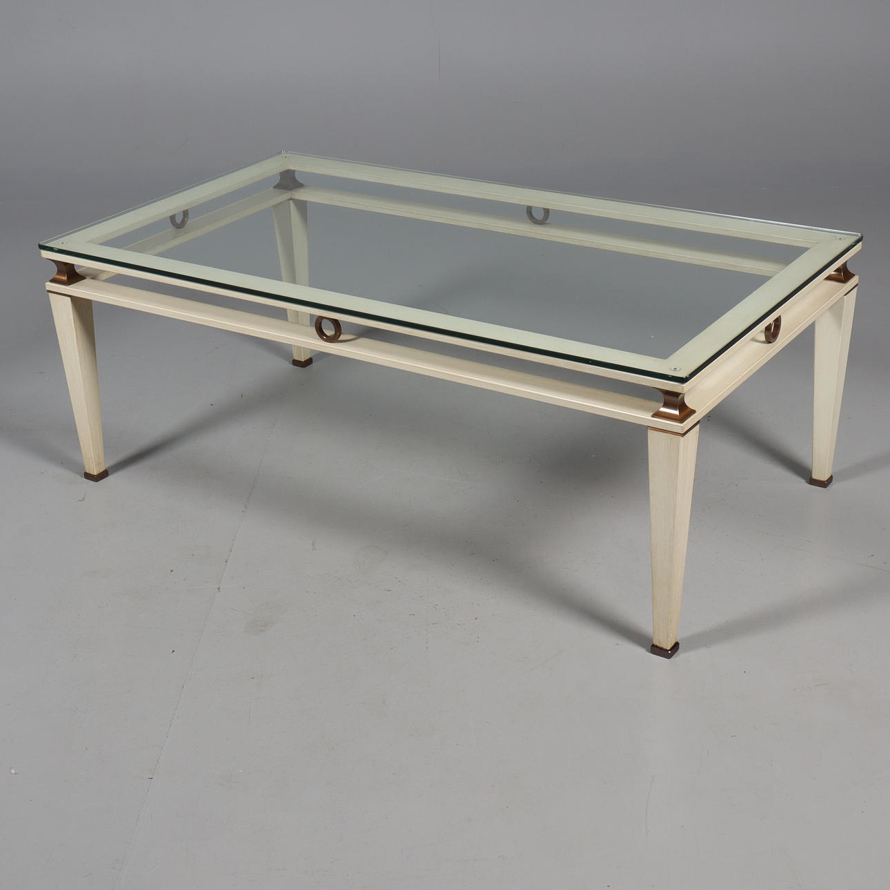 Couchtisch, Metall und Glas.