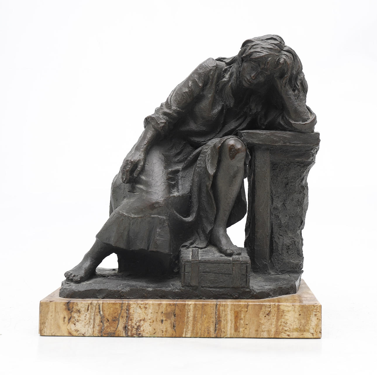 JOSEP BOFILL. Joven pensativa.