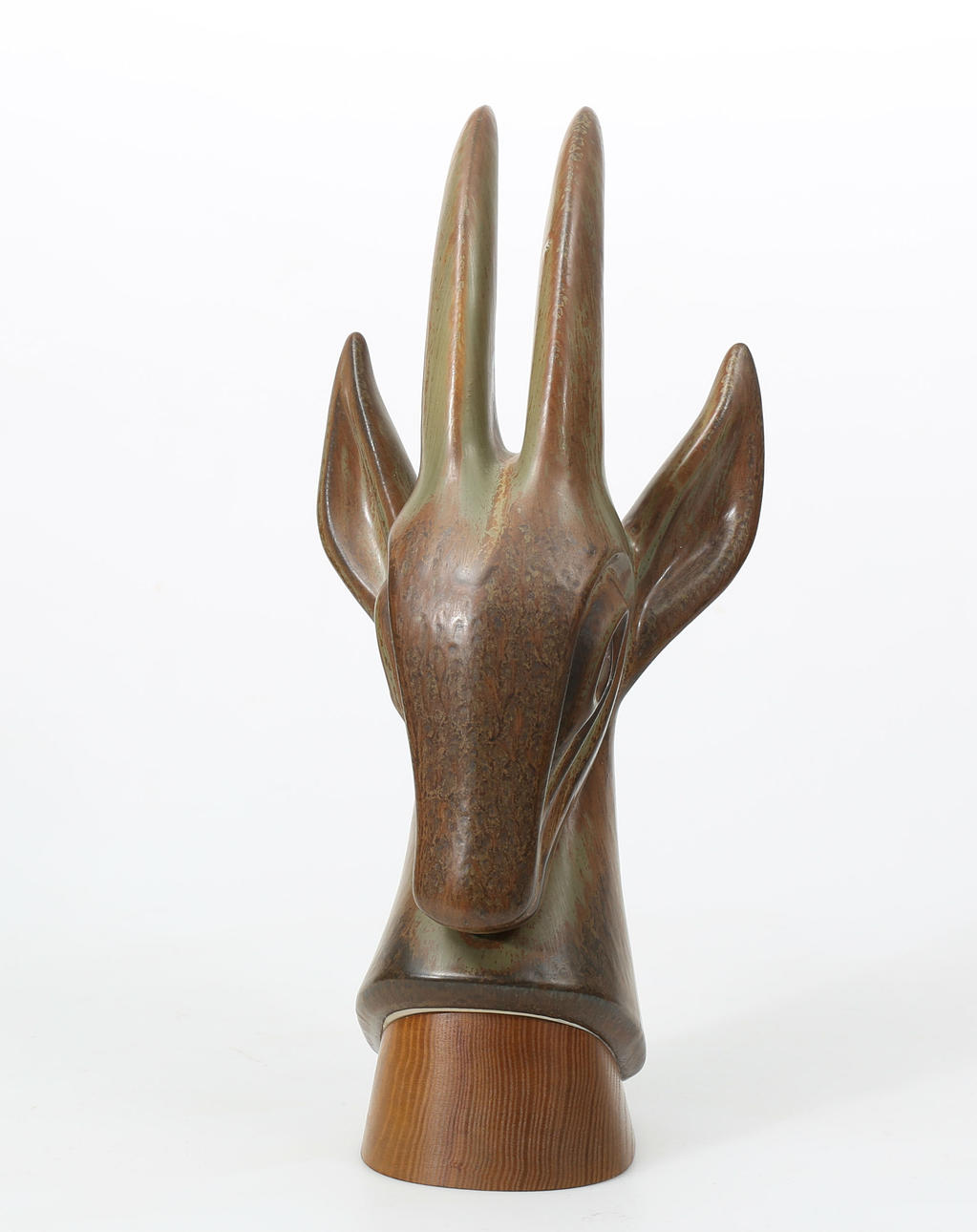 GUNNAR NYLUND. Skulptur, stengods, Gasell huvud, numrerad 194/200, signerad GN, Rörstrand.